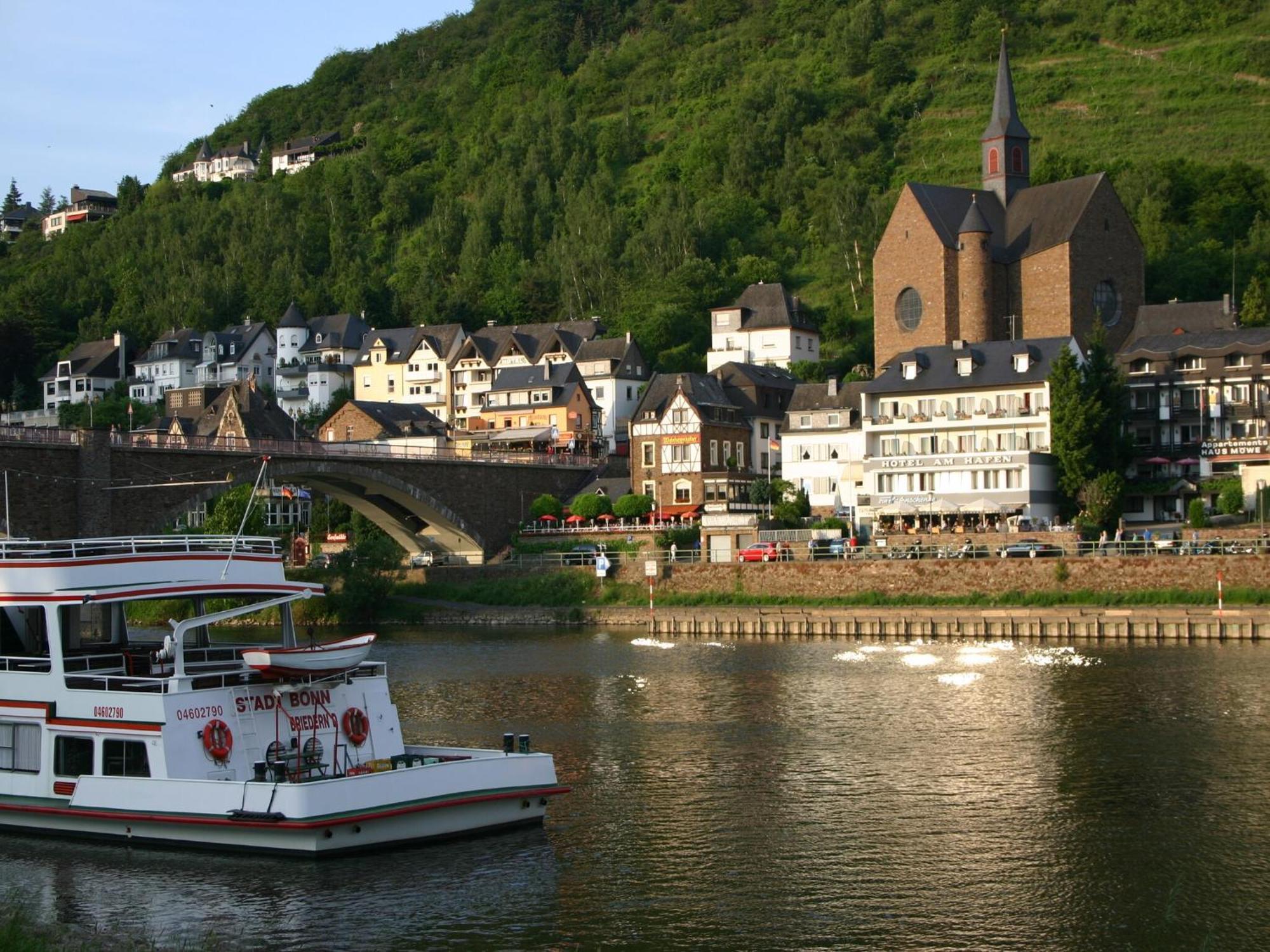 A Modern Holiday Home By The River Mosel 摩泽尔肯 外观 照片